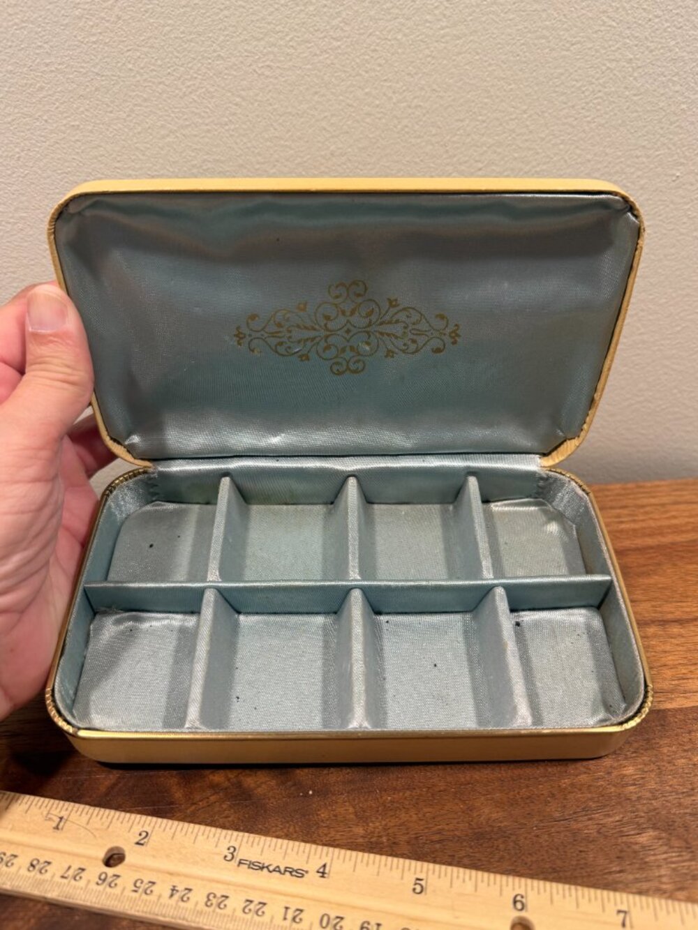 Vintage Mele Ivory Colored Jewelry Box Gold Filagree Trim See Photos For Flaws - Picture 9 of 10